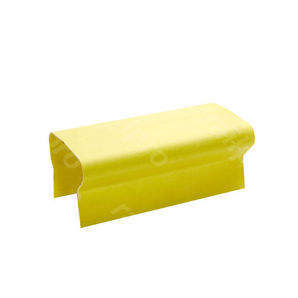Sleeve, for current rail cap
